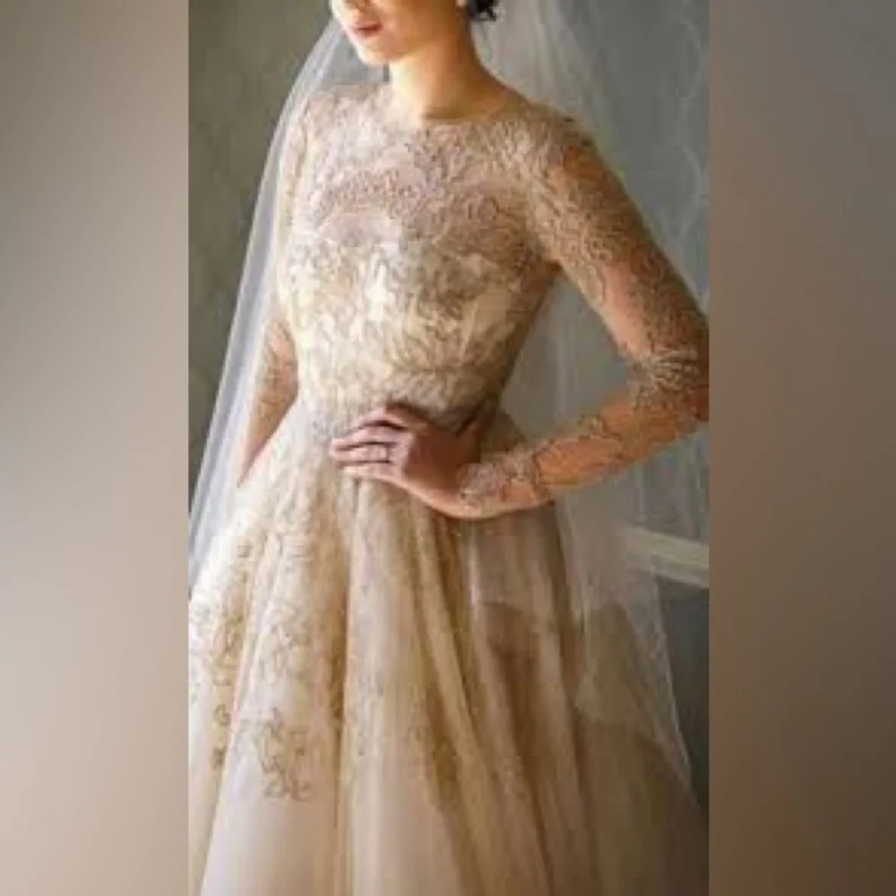 MONIQUE LHULLIER PLATINUM | Elizabeth | Spring 2015 | Ballgown wedding dress - Picture 10 of 16